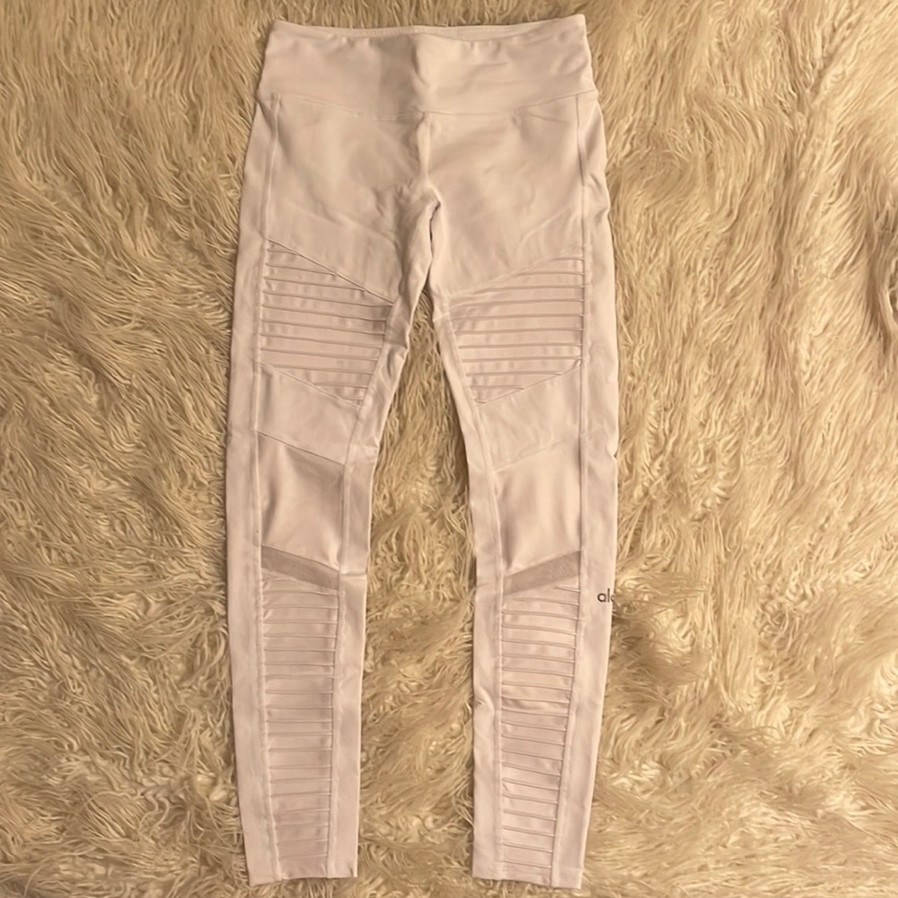 Alo High-Waist Moto Legging. White. Size Medium - Picture 2 of 10